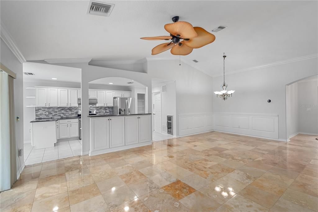 На продажу: $385,000 (3 спален, 2 ванн, 1768 Квадратных фут)