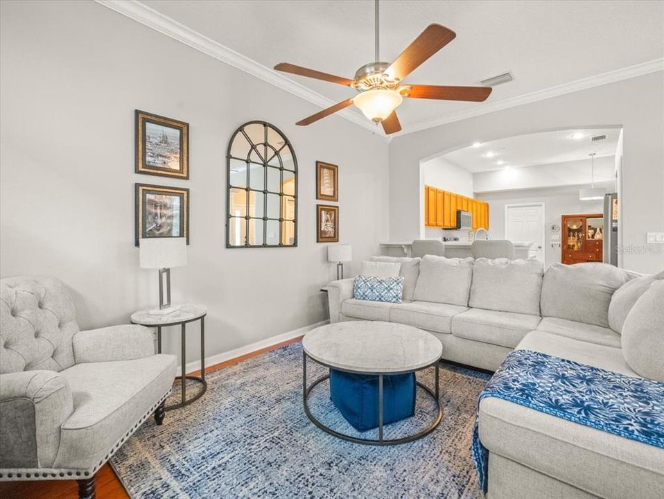 En Venta: $409,900 (3 camas, 3 baños, 2154 Pies cuadrados)