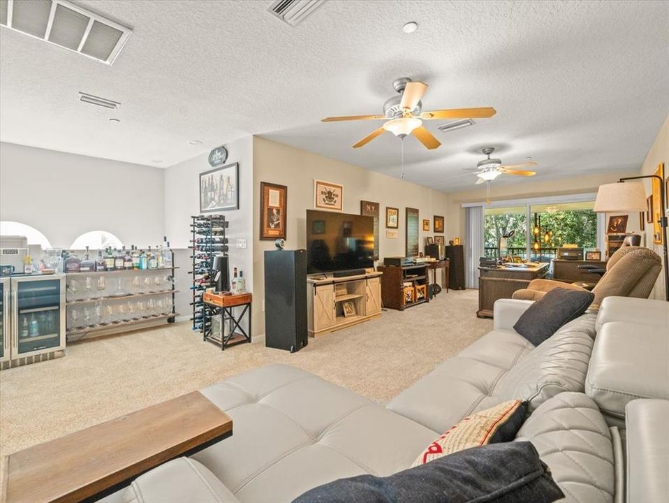 En Venta: $409,900 (3 camas, 3 baños, 2154 Pies cuadrados)