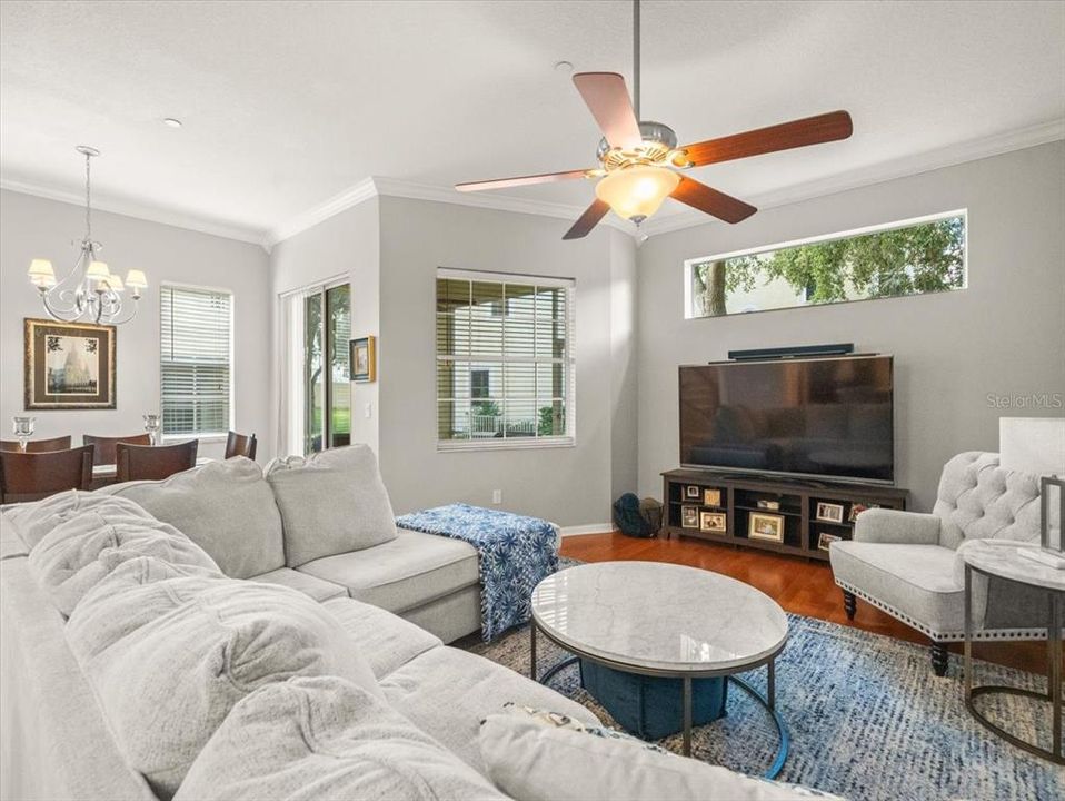 En Venta: $409,900 (3 camas, 3 baños, 2154 Pies cuadrados)