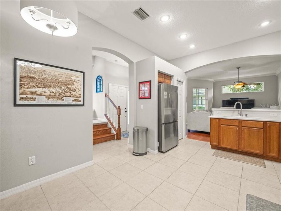 En Venta: $409,900 (3 camas, 3 baños, 2154 Pies cuadrados)