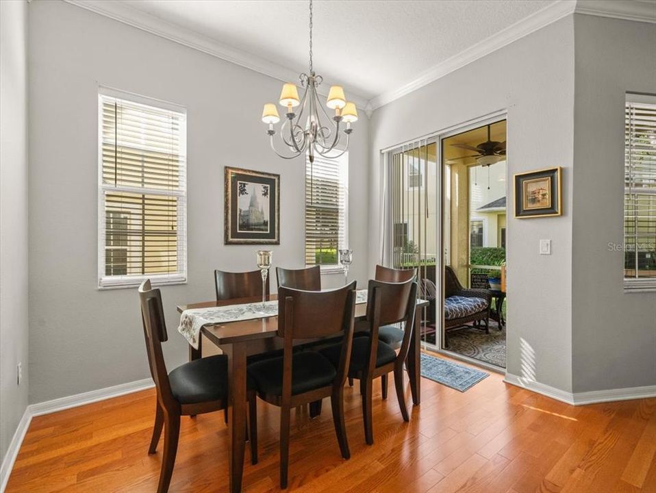 En Venta: $409,900 (3 camas, 3 baños, 2154 Pies cuadrados)