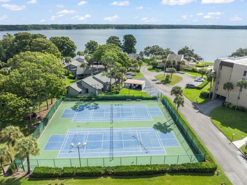 En Venta: $409,900 (3 camas, 3 baños, 2154 Pies cuadrados)