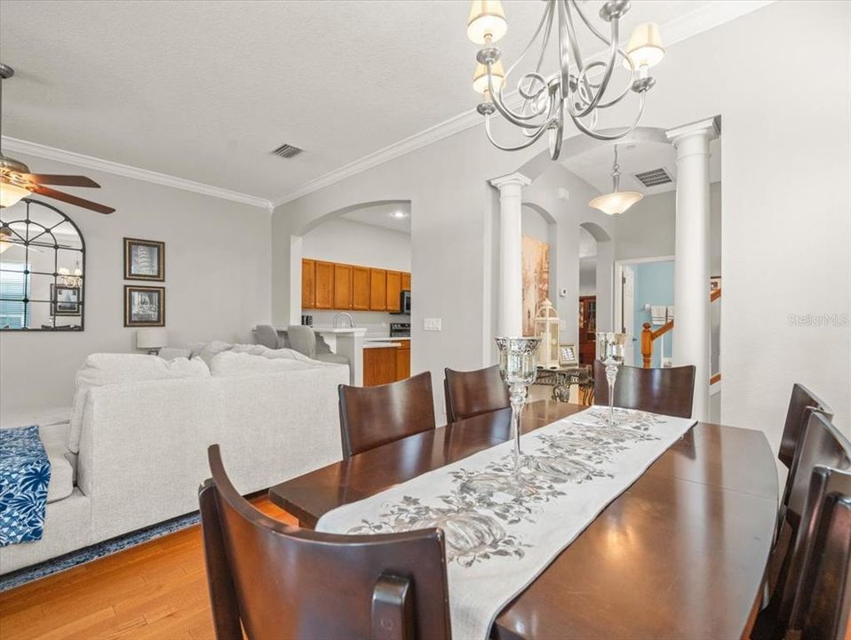 En Venta: $409,900 (3 camas, 3 baños, 2154 Pies cuadrados)