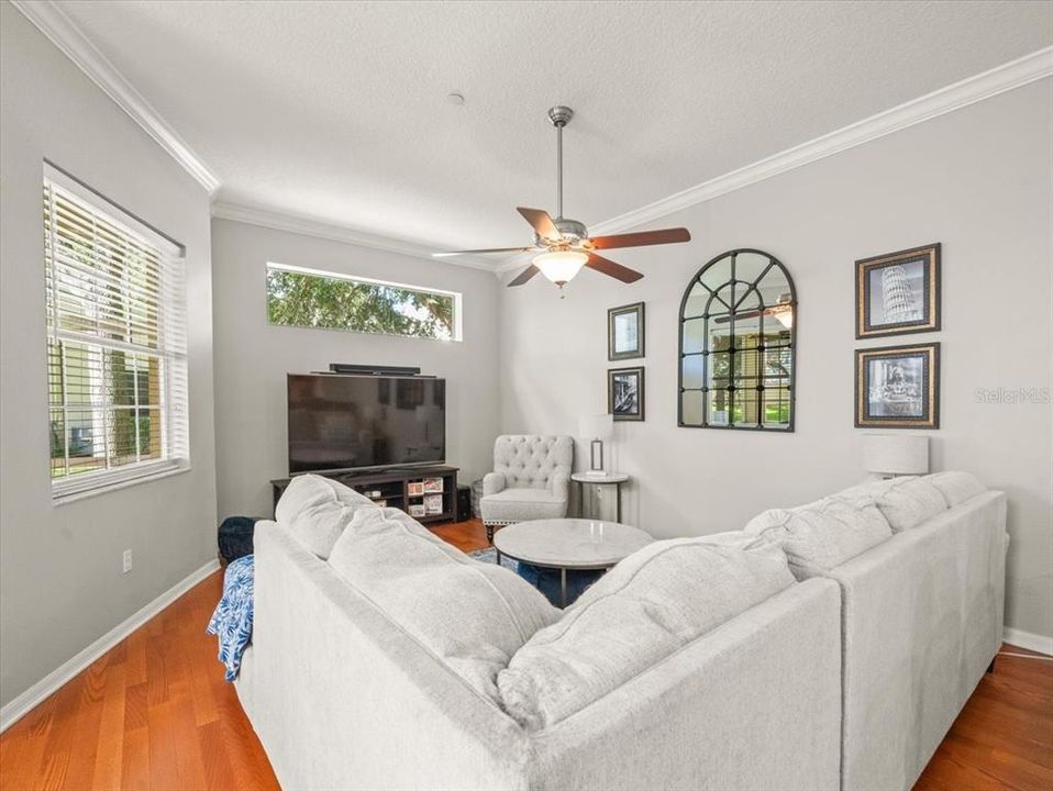 En Venta: $409,900 (3 camas, 3 baños, 2154 Pies cuadrados)