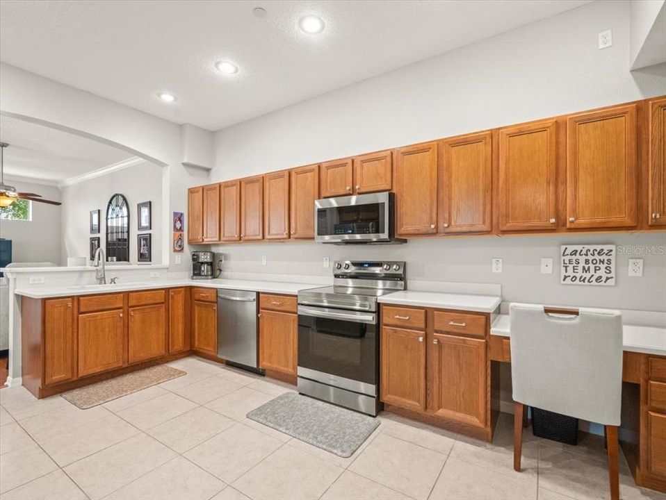 En Venta: $409,900 (3 camas, 3 baños, 2154 Pies cuadrados)