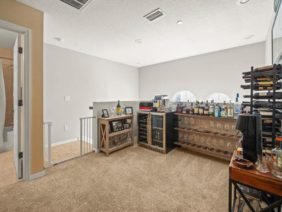 En Venta: $409,900 (3 camas, 3 baños, 2154 Pies cuadrados)