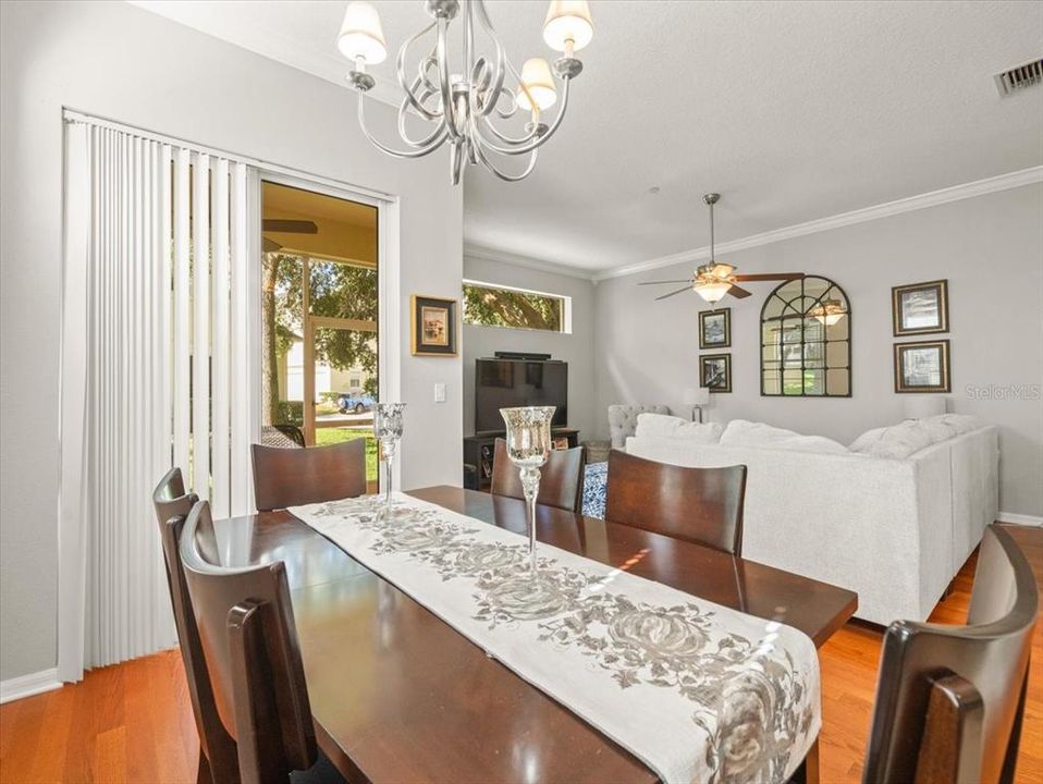 En Venta: $409,900 (3 camas, 3 baños, 2154 Pies cuadrados)