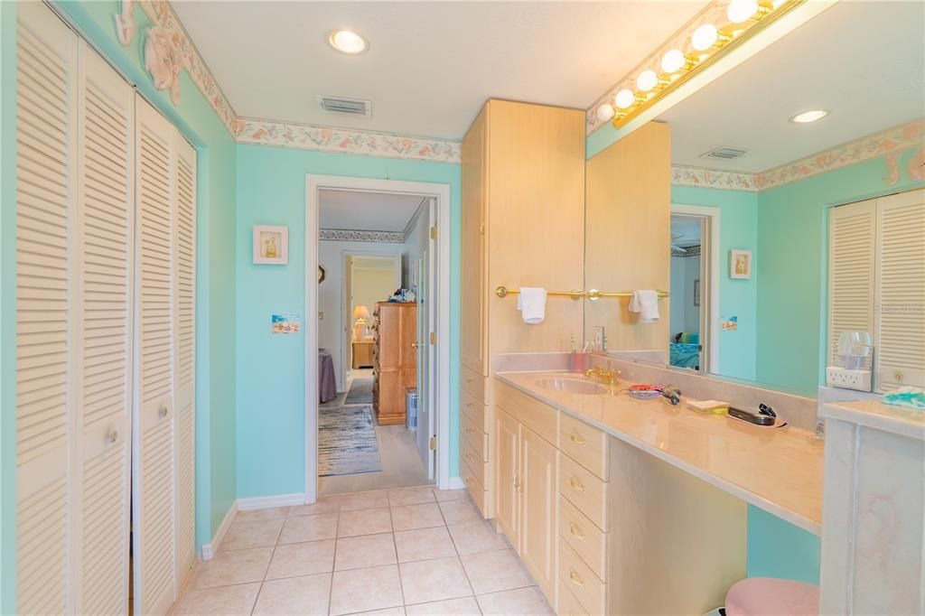 Activo con contrato: $178,000 (2 camas, 2 baños, 936 Pies cuadrados)