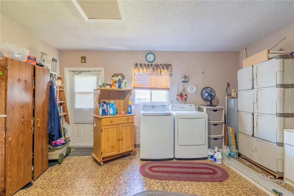 Activo con contrato: $178,000 (2 camas, 2 baños, 936 Pies cuadrados)