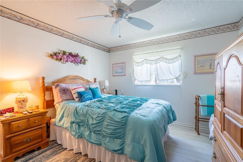 Activo con contrato: $178,000 (2 camas, 2 baños, 936 Pies cuadrados)