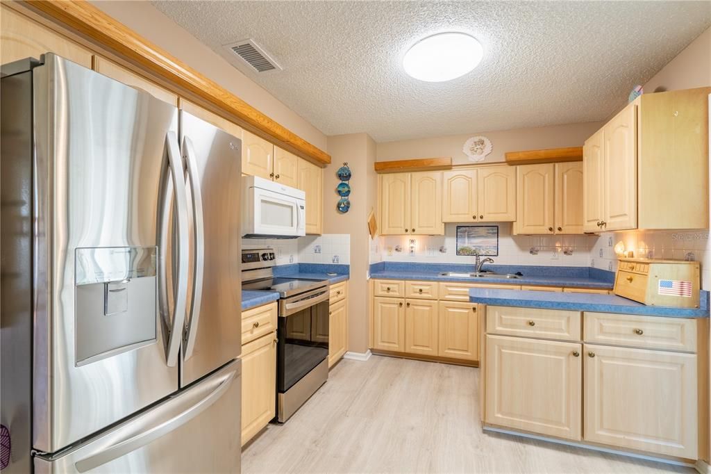 Activo con contrato: $178,000 (2 camas, 2 baños, 936 Pies cuadrados)