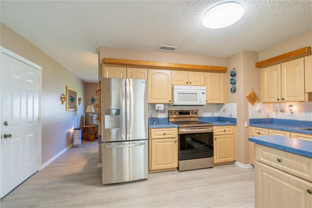 Activo con contrato: $178,000 (2 camas, 2 baños, 936 Pies cuadrados)