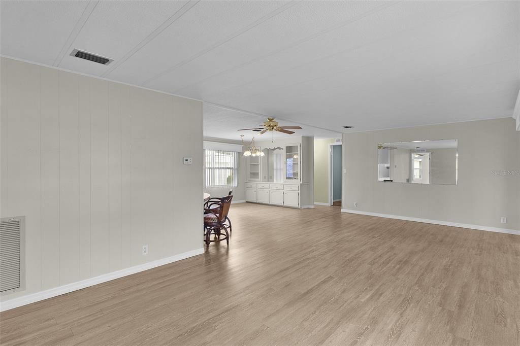 En Venta: $179,900 (2 camas, 2 baños, 1152 Pies cuadrados)