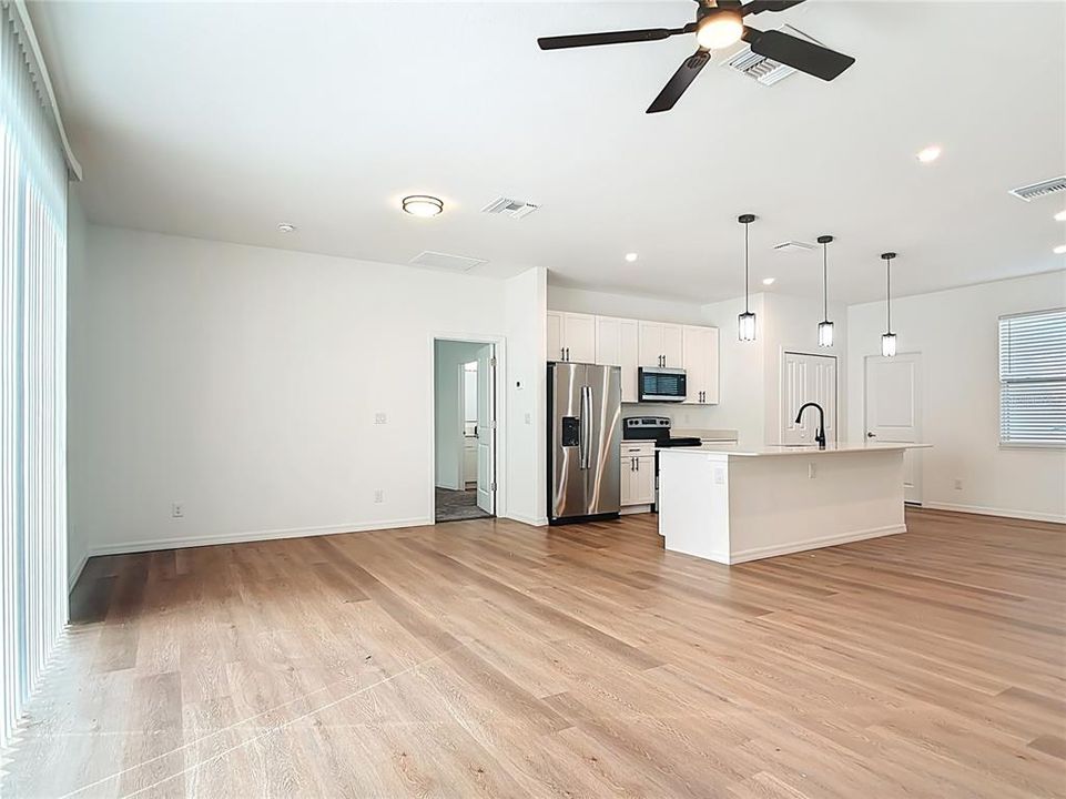 出租: $2,000 (3 贝兹, 2 浴室, 1470 平方英尺)