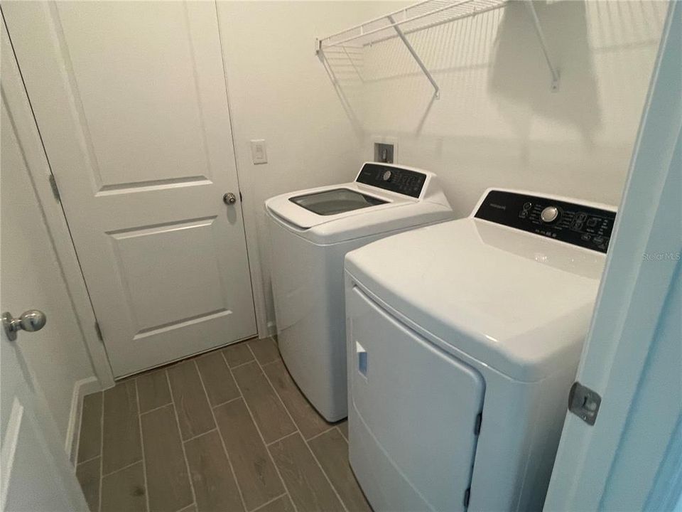 В аренду: $2,300 (4 спален, 3 ванн, 2039 Квадратных фут)