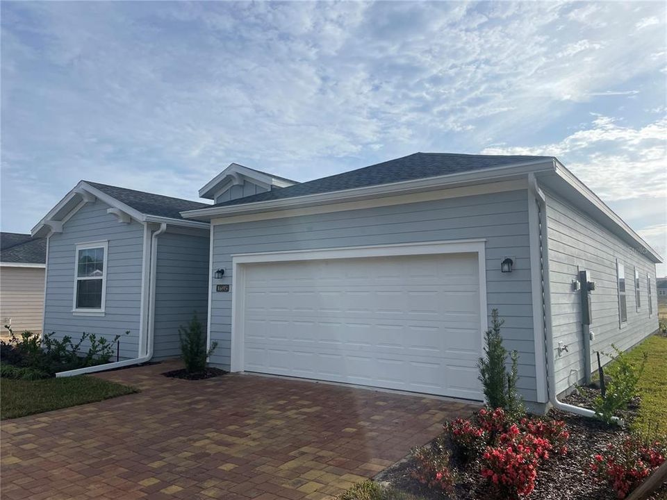 В аренду: $2,300 (4 спален, 3 ванн, 2039 Квадратных фут)