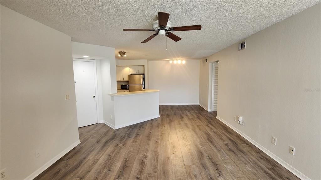 For Sale: $162,500 (2 beds, 2 baths, 1054 Square Feet)