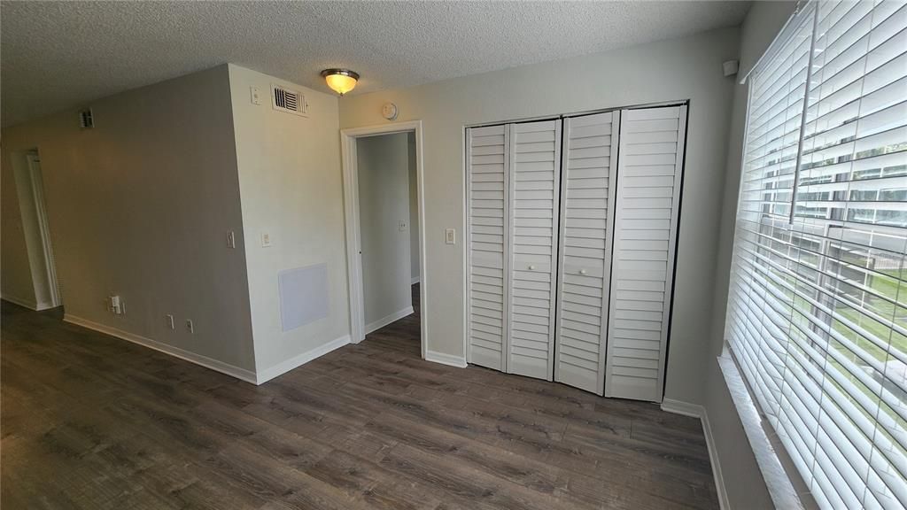 For Sale: $162,500 (2 beds, 2 baths, 1054 Square Feet)