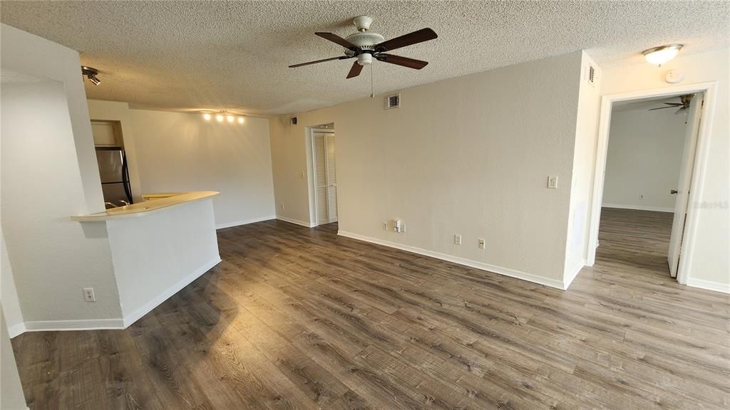For Sale: $162,500 (2 beds, 2 baths, 1054 Square Feet)