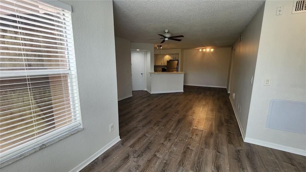 For Sale: $162,500 (2 beds, 2 baths, 1054 Square Feet)