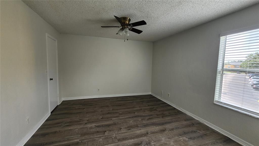 For Sale: $162,500 (2 beds, 2 baths, 1054 Square Feet)