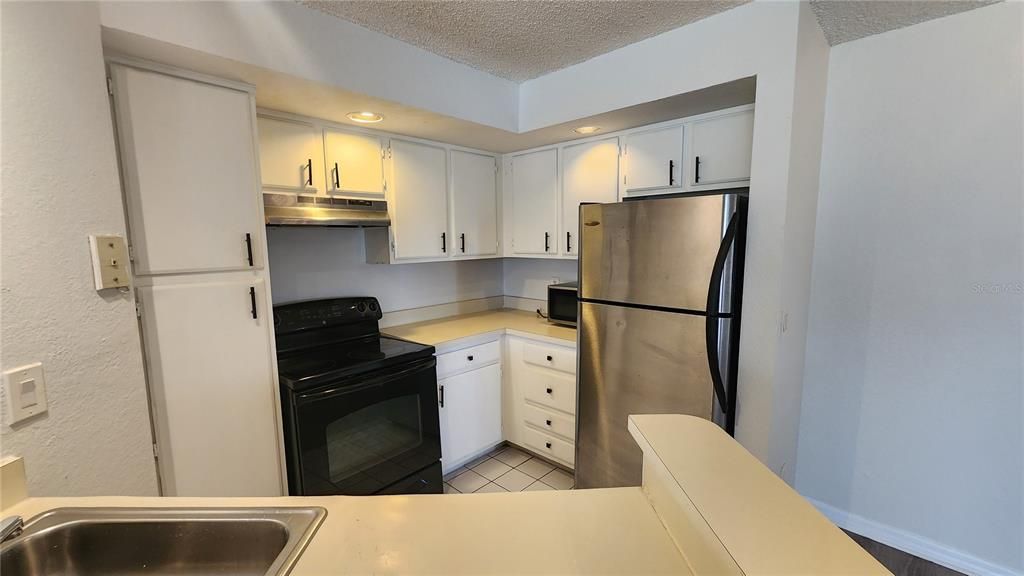 For Sale: $162,500 (2 beds, 2 baths, 1054 Square Feet)