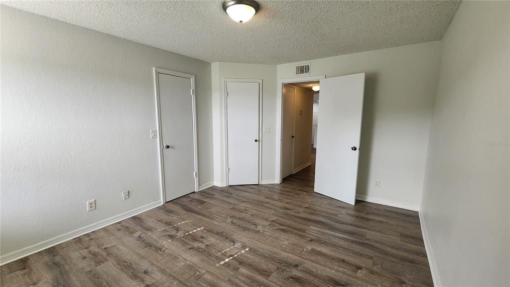 For Sale: $162,500 (2 beds, 2 baths, 1054 Square Feet)