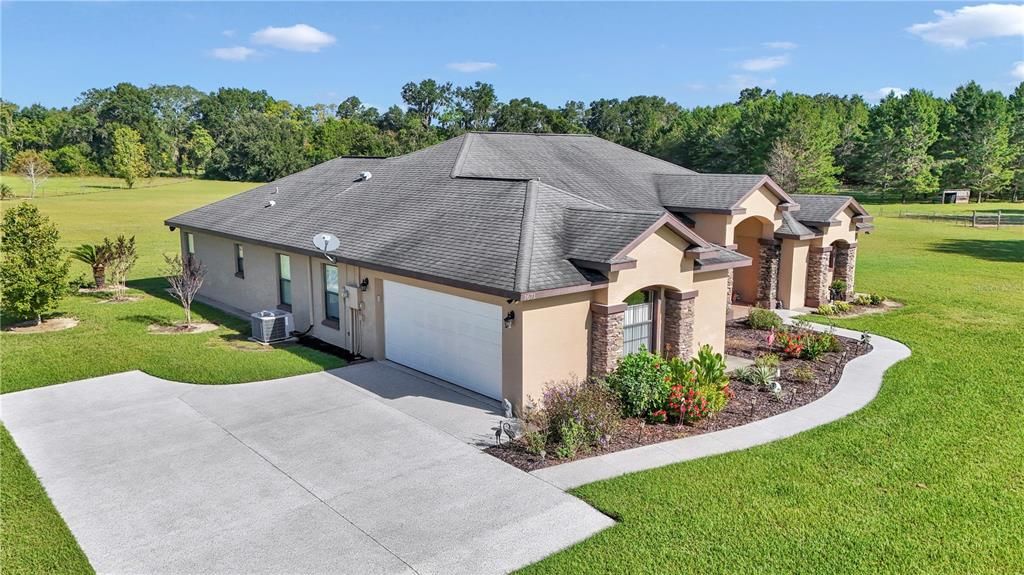 For Sale: $824,900 (3 beds, 2 baths, 2239 Square Feet)