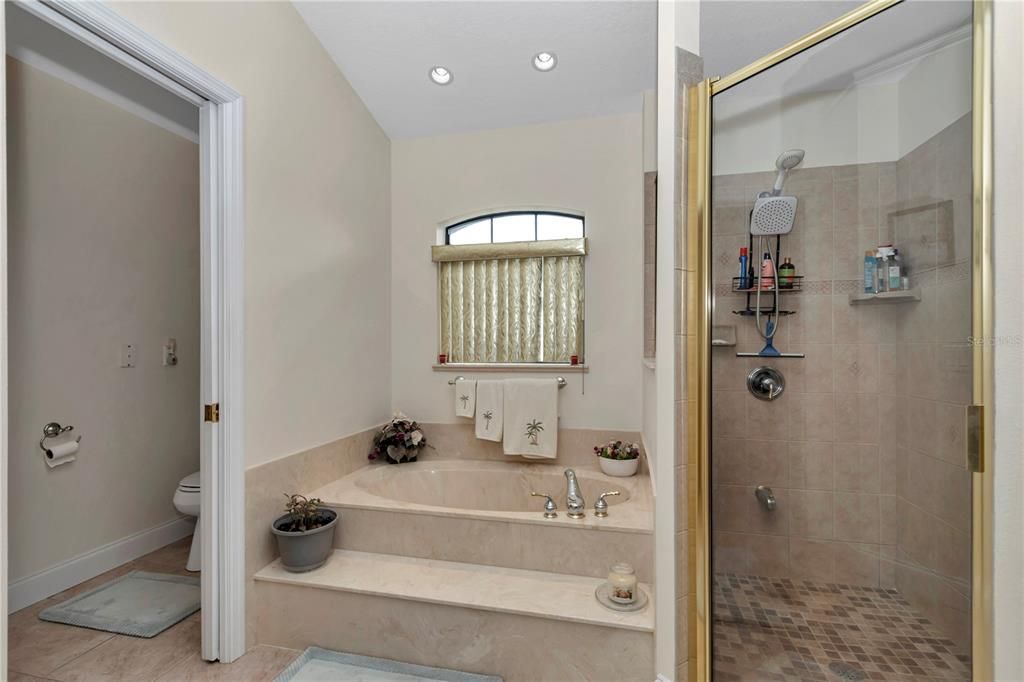 For Sale: $824,900 (3 beds, 2 baths, 2239 Square Feet)