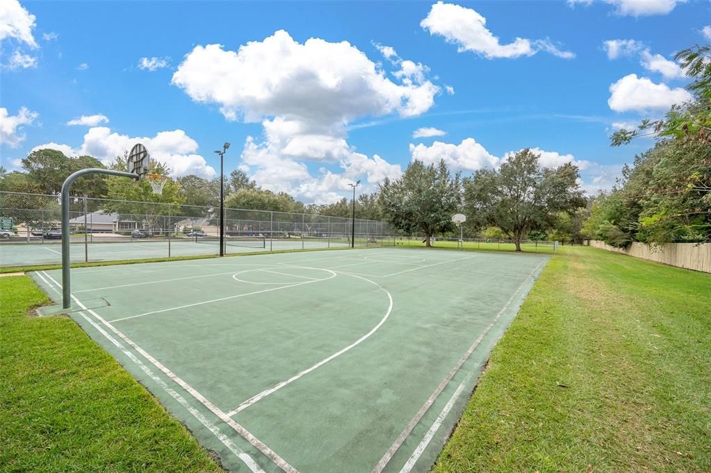 Active With Contract: $434,500 (5 beds, 3 baths, 2137 Square Feet)