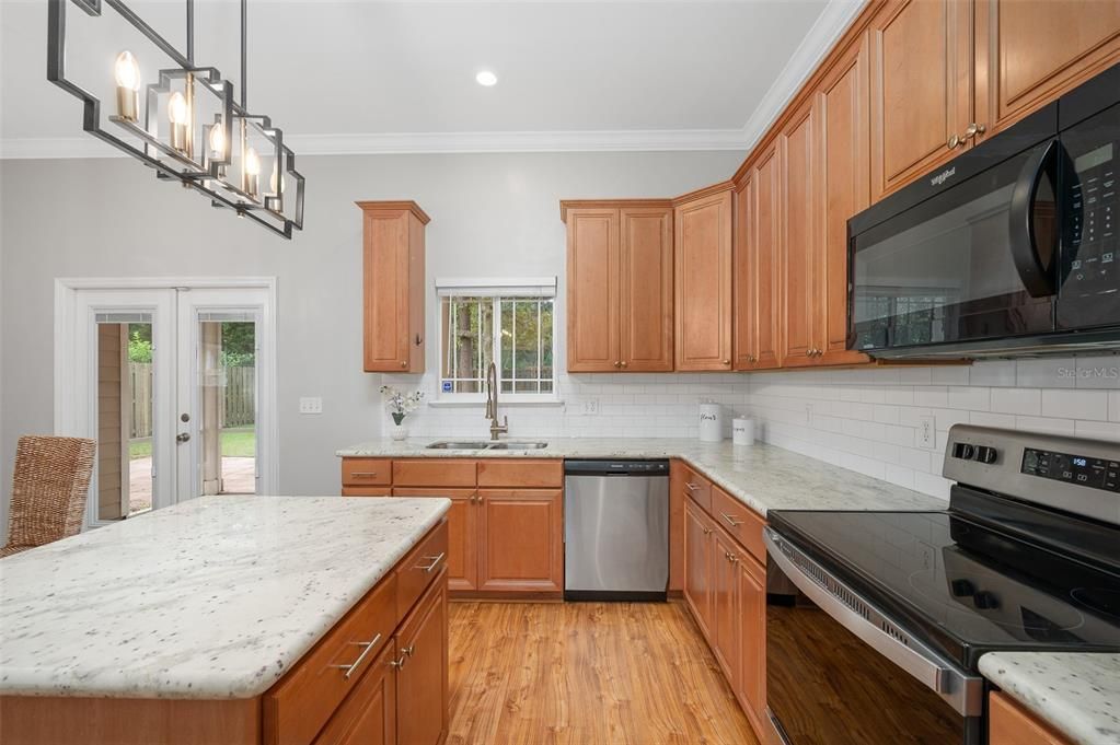 Active With Contract: $434,500 (5 beds, 3 baths, 2137 Square Feet)