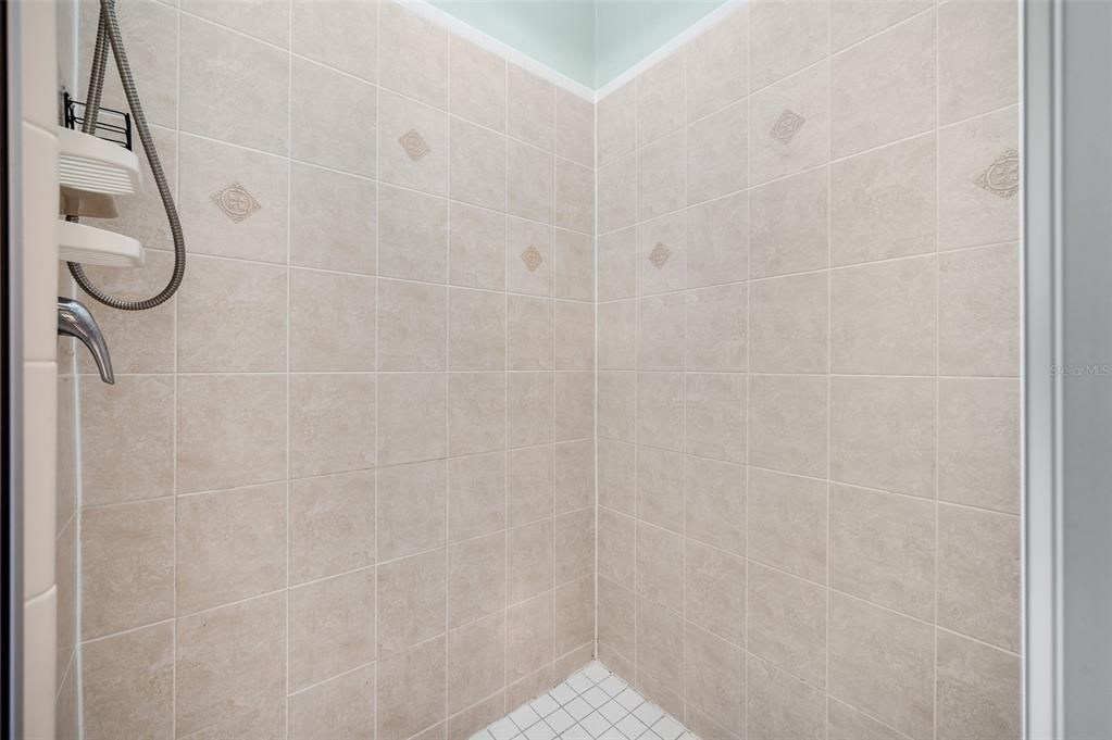 Active With Contract: $434,500 (5 beds, 3 baths, 2137 Square Feet)