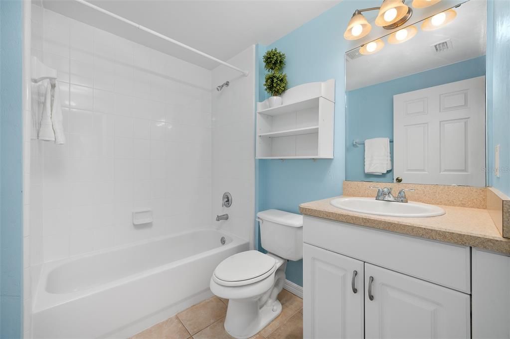 Active With Contract: $434,500 (5 beds, 3 baths, 2137 Square Feet)