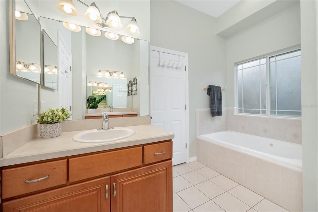 Active With Contract: $434,500 (5 beds, 3 baths, 2137 Square Feet)