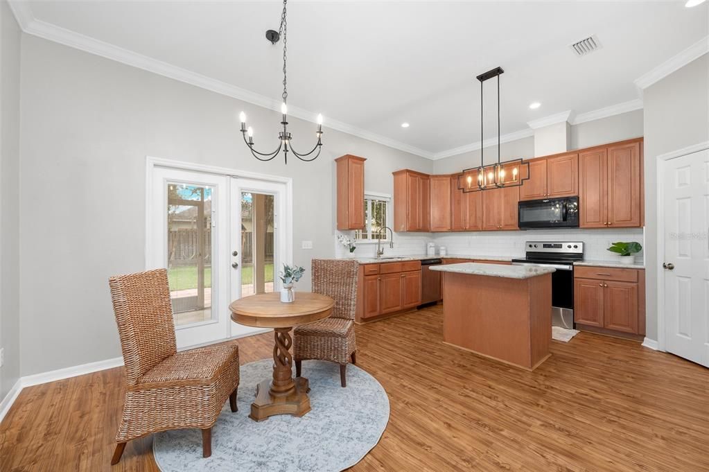 Active With Contract: $434,500 (5 beds, 3 baths, 2137 Square Feet)