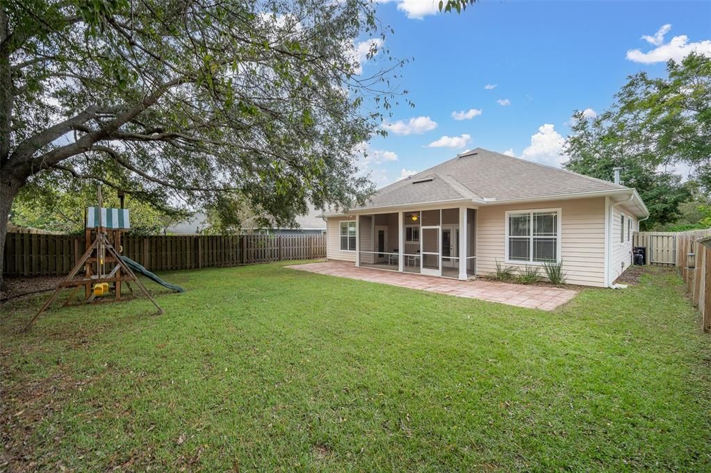 Active With Contract: $434,500 (5 beds, 3 baths, 2137 Square Feet)