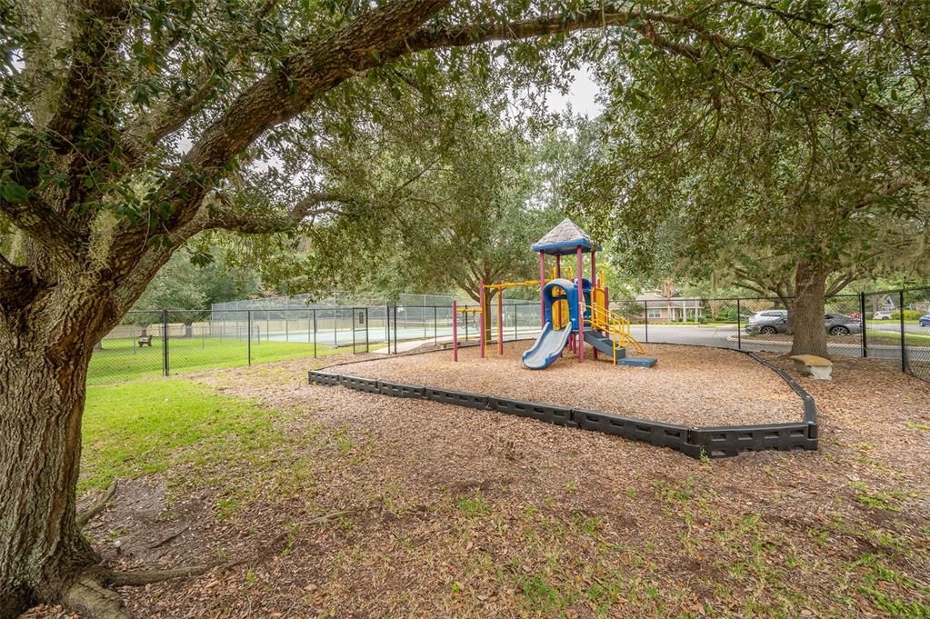 Active With Contract: $434,500 (5 beds, 3 baths, 2137 Square Feet)