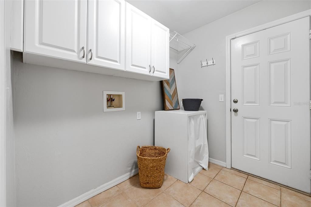 Active With Contract: $434,500 (5 beds, 3 baths, 2137 Square Feet)