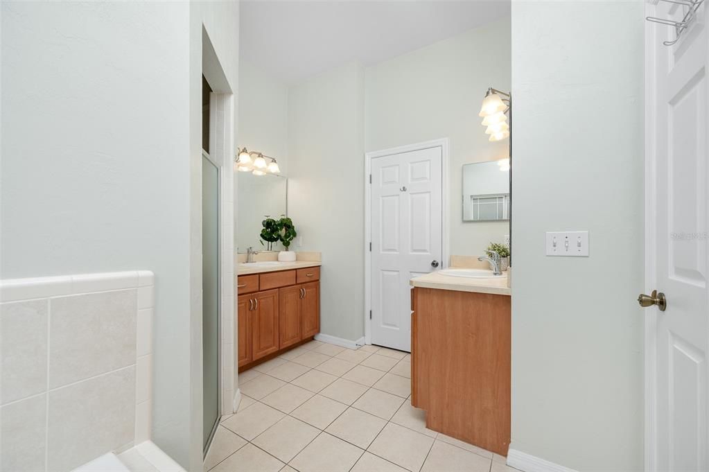 Active With Contract: $434,500 (5 beds, 3 baths, 2137 Square Feet)