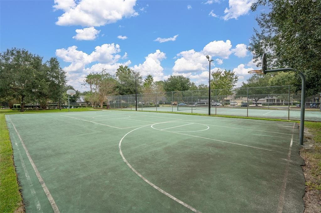 Active With Contract: $434,500 (5 beds, 3 baths, 2137 Square Feet)