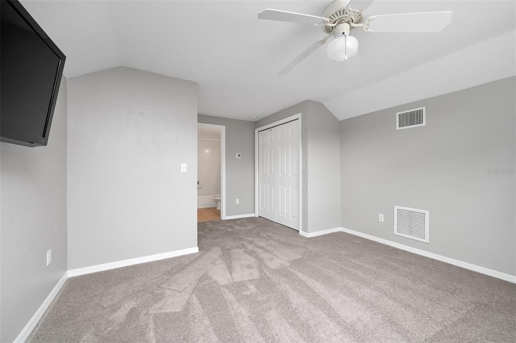 Active With Contract: $434,500 (5 beds, 3 baths, 2137 Square Feet)