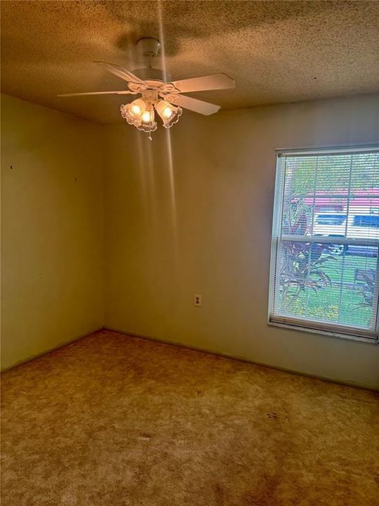 For Sale: $235,000 (3 beds, 1 baths, 984 Square Feet)