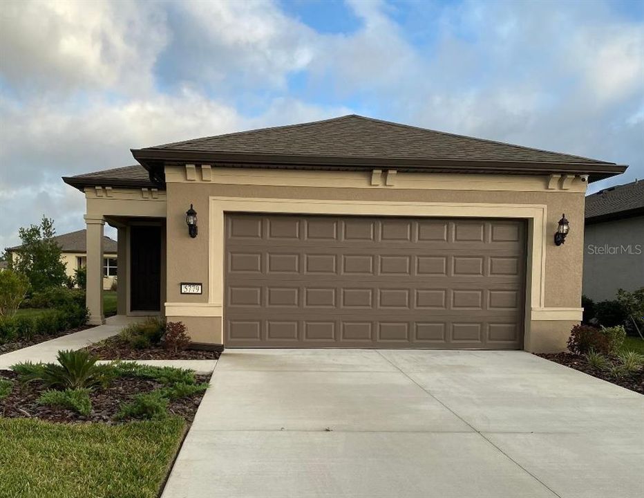 Recently Sold: $287,000 (2 beds, 2 baths, 1471 Square Feet)