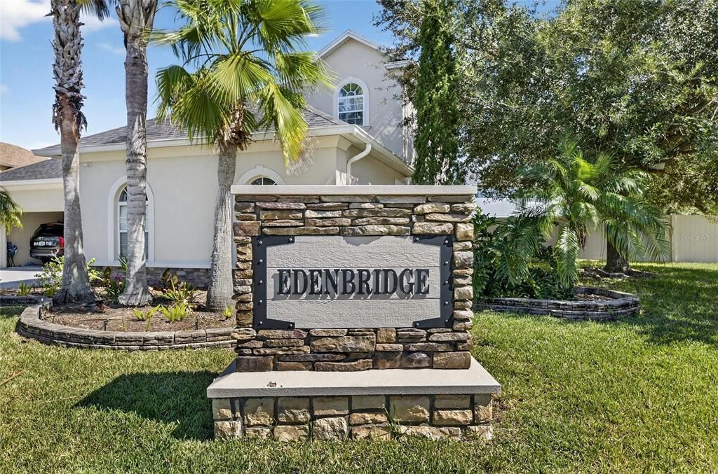 Под контрактом: $3,350 (5 спален, 3 ванн, 2855 Квадратных фут)