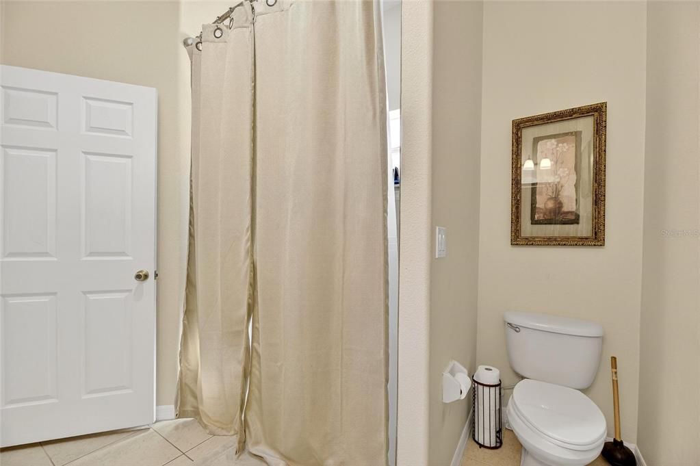 Под контрактом: $3,350 (5 спален, 3 ванн, 2855 Квадратных фут)