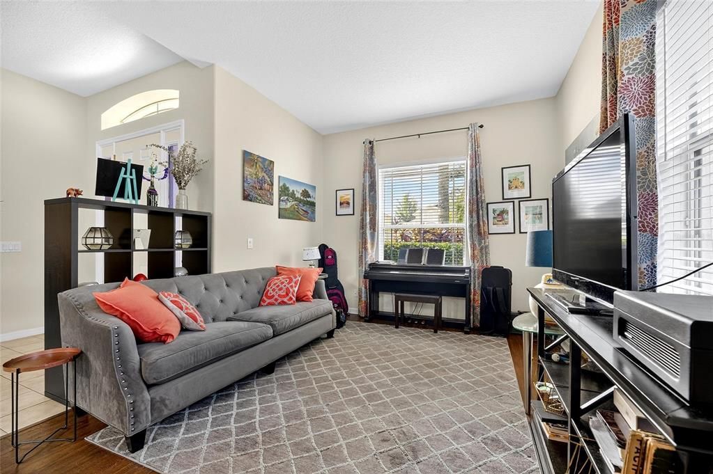 Под контрактом: $3,350 (5 спален, 3 ванн, 2855 Квадратных фут)