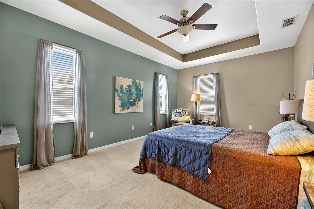 Под контрактом: $3,350 (5 спален, 3 ванн, 2855 Квадратных фут)