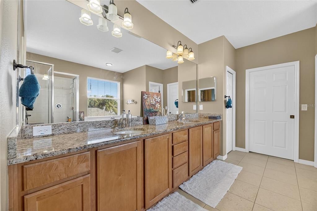 Под контрактом: $3,350 (5 спален, 3 ванн, 2855 Квадратных фут)