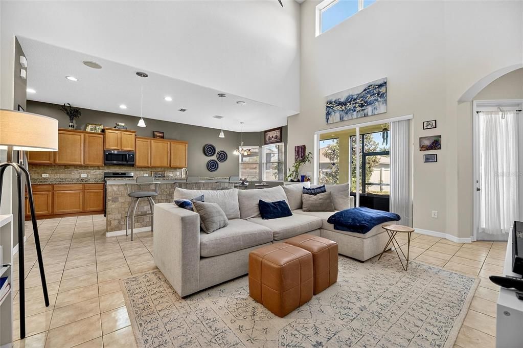 Под контрактом: $3,350 (5 спален, 3 ванн, 2855 Квадратных фут)